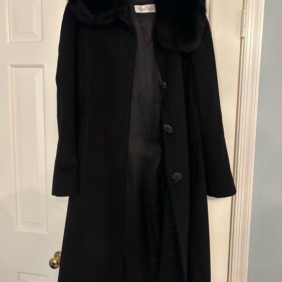 MaxMara Jackets & Blazers - MaxMara Black Wool Coat with Wrapped Button Detail and fur collar
